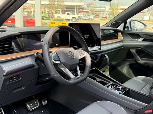 New 2026 Volkswagen Tiguan SEL R-Line AWD/4WD image 10