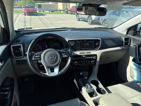 Used 2021 Kia Sportage EX AWD/4WD image 11