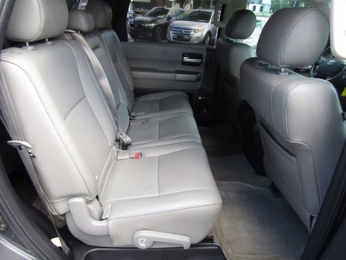 Used 2011 Toyota Sequoia Limited AWD/4WD image 21