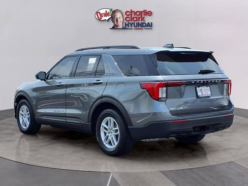 Used 2026 Ford Explorer Active RWD image 3