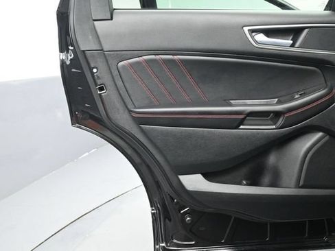Certified 2024 Ford Edge ST-Line AWD/4WD image 23