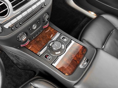 Used 2016 Rolls-Royce Dawn image 22