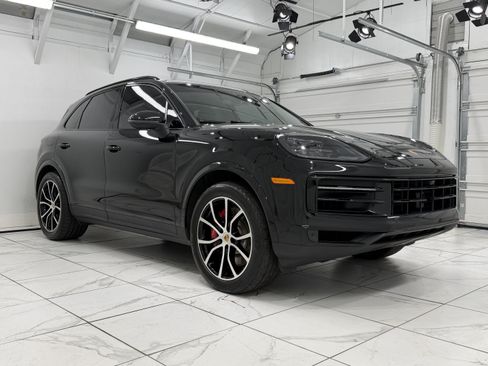Certified 2024 Porsche Cayenne S AWD/4WD image 10