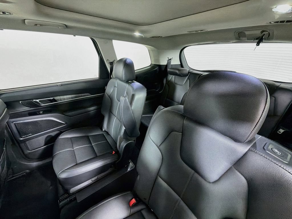 Used 2025 Kia Telluride SX w/ SX Captain's Chair Package AWD/4WD image 26
