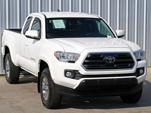 Used 2019 Toyota Tacoma SR5 image 41