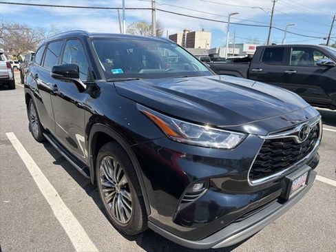 Used 2021 Toyota Highlander Platinum AWD/4WD image 1