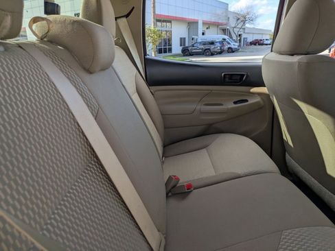 Used 2015 Toyota Tacoma PreRunner w/ SR5 Package image 17