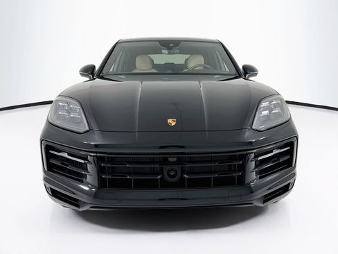 Used 2025 Porsche Cayenne Coupe AWD/4WD image 6