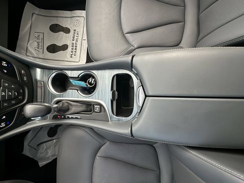Used 2020 Buick Envision Essence FWD image 13