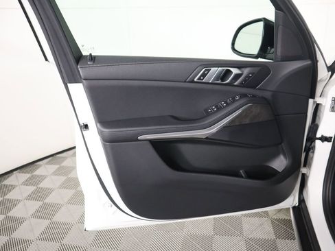 Used 2022 BMW X5 sDrive40i w/ Parking Assistance Package image 25