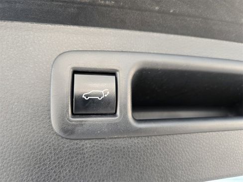 Used 2023 Toyota Highlander XLE image 34