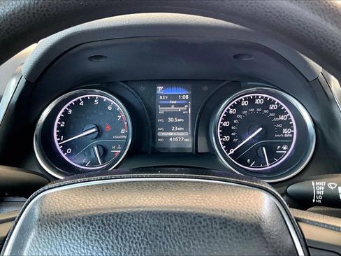 Used 2020 Toyota Camry LE FWD image 12