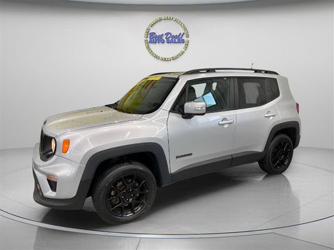 Used 2019 Jeep Renegade Altitude w/ Quick Order Package 2XM image 3