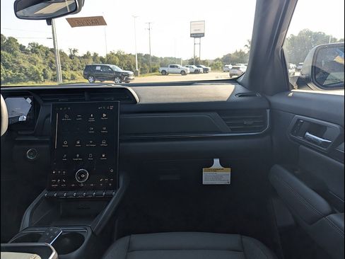 New 2027 GMC Terrain AT4 w/ LPO, Floor Liner Package AWD/4WD image 4