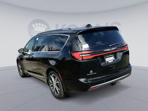 New 2026 Chrysler Pacifica Pinnacle w/ Trailer Tow Group image 4