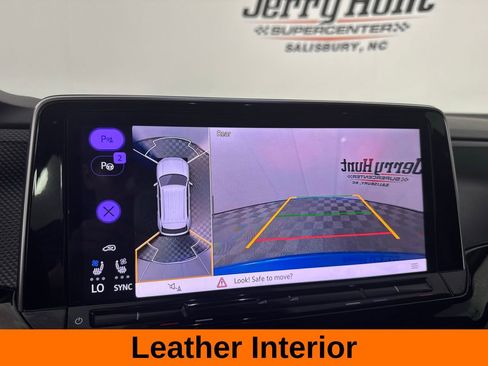 Used 2024 Volkswagen Atlas Cross Sport SEL Premium R-Line image 4