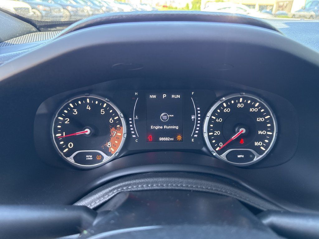 Used 2018 Jeep Renegade Latitude FWD image 34