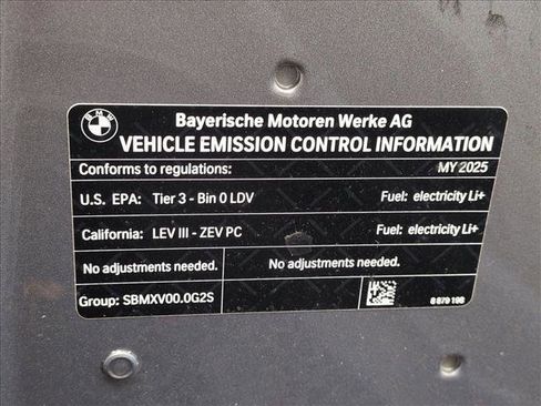 Used 2025 BMW i5 eDrive40i w/ Premium Package image 27