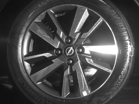 Used 2025 Nissan Versa SV image 14