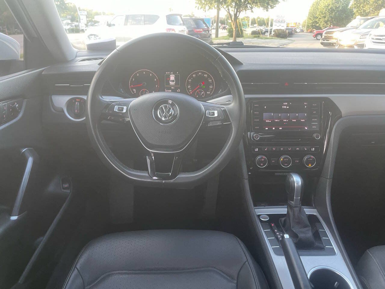 Used 2021 Volkswagen Passat 2.0T SE FWD image 22