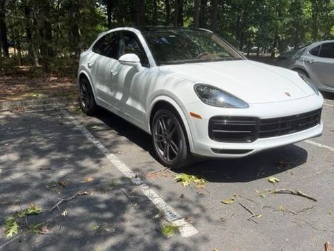 Used 2023 Porsche Cayenne Turbo AWD/4WD image 1