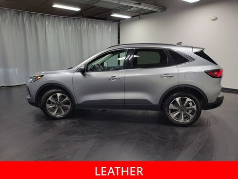Used 2024 Ford Escape Platinum AWD/4WD image 5