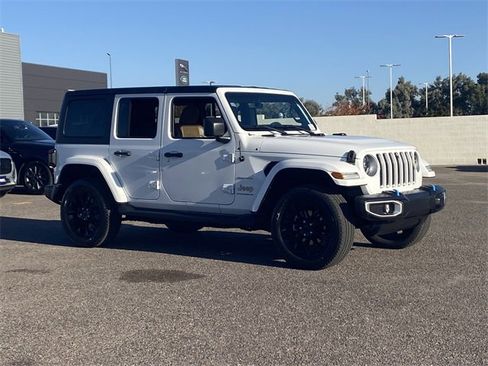 Used 2023 Jeep Wrangler Unlimited Sahara image 4