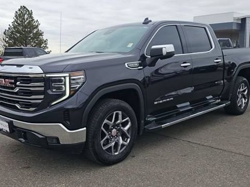 Used 2023 GMC Sierra 1500 SLT w/ SLT Premium Package AWD/4WD image 5