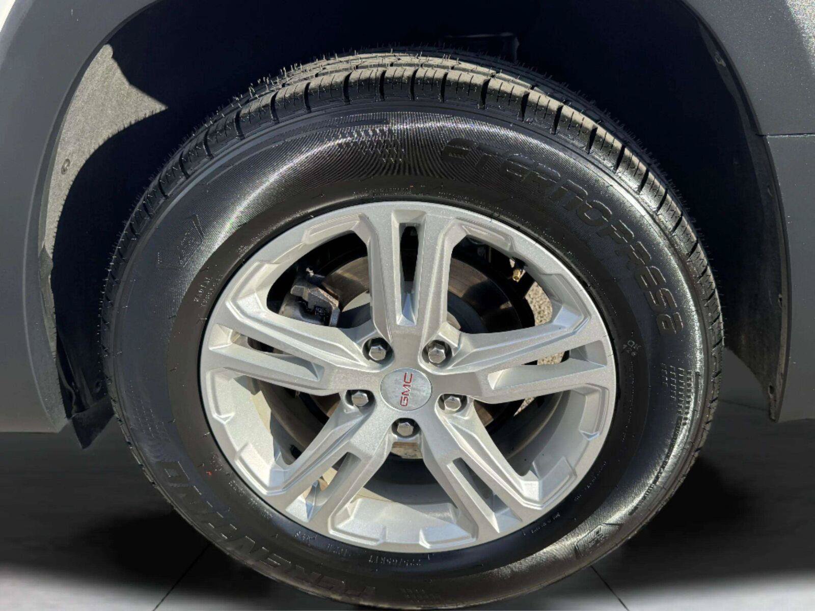 Used 2024 GMC Terrain SLE FWD image 45