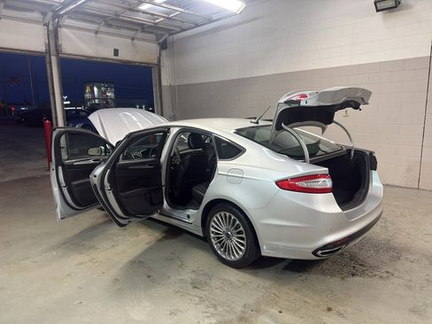 Used 2016 Ford Fusion Titanium FWD image 10