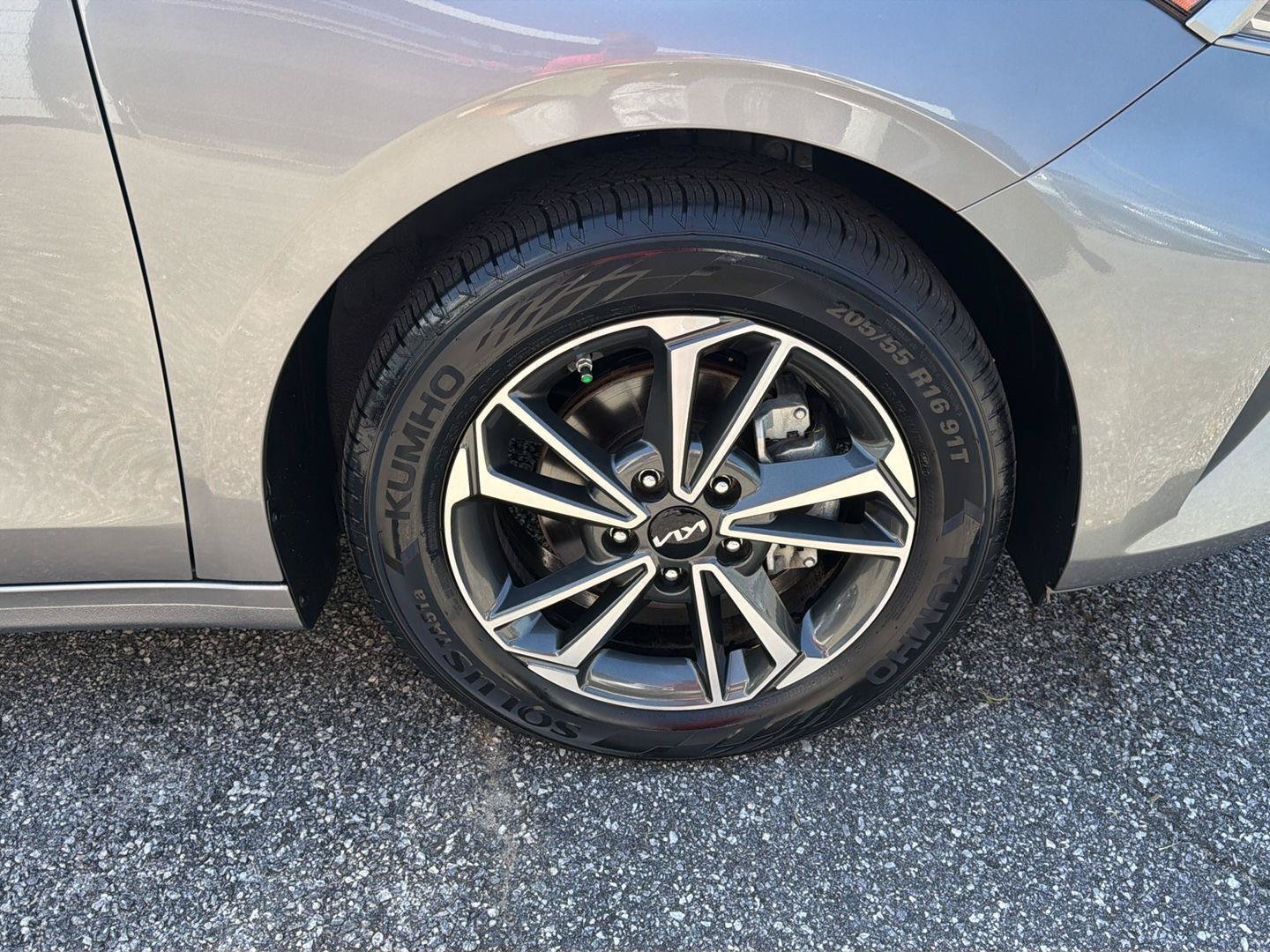 Used 2023 Kia Forte LXS FWD image 5