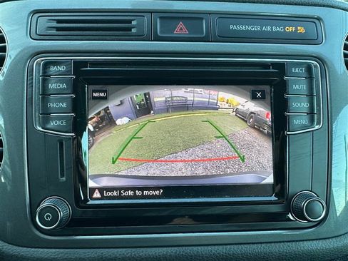 Used 2017 Volkswagen Tiguan S AWD/4WD image 32