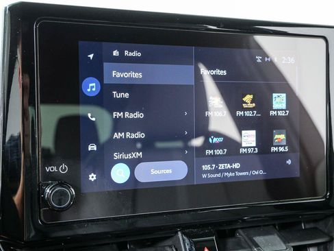 Used 2025 Toyota Corolla SE FWD image 13