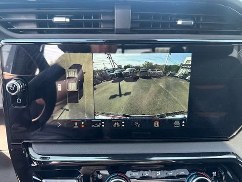 New 2026 GMC Sierra 2500 AT4 w/ AT4 Preferred Package AWD/4WD image 18