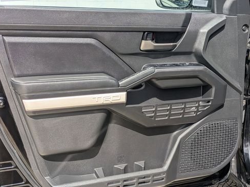 Used 2024 Toyota Tacoma TRD Off-Road image 9