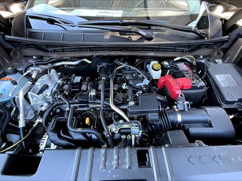 New 2026 Nissan Kicks SR image 16