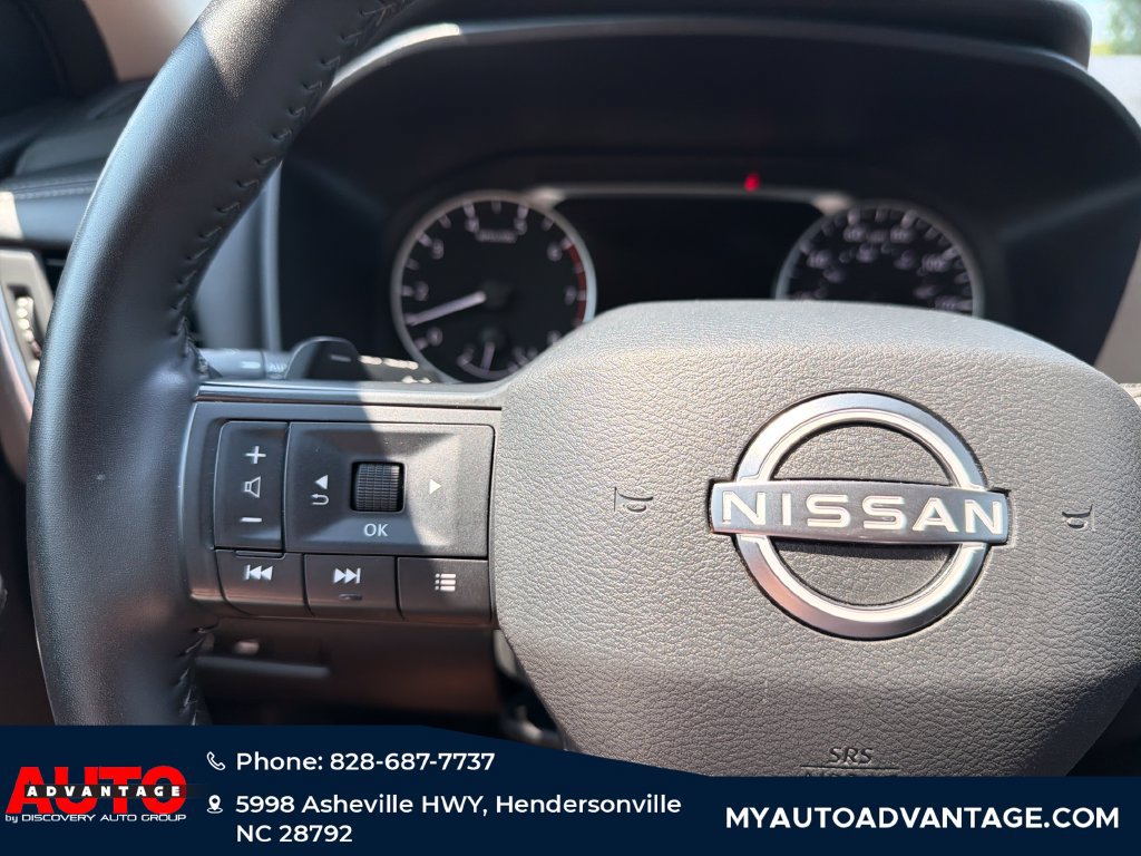 Used 2025 Nissan Rogue SV AWD/4WD image 19