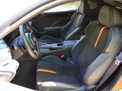 Used 2023 Toyota GR86 10th Anniversary SE image 3