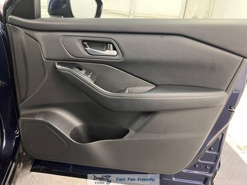 Used 2025 Nissan Rogue SV AWD/4WD image 35