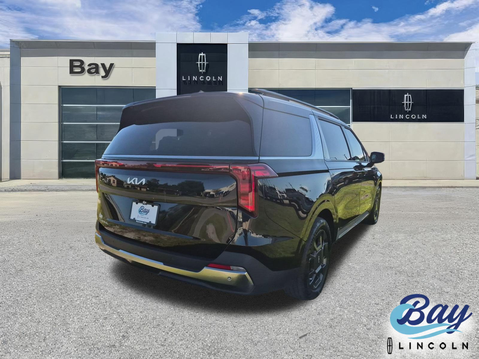 Used 2025 Kia Carnival SX FWD image 5
