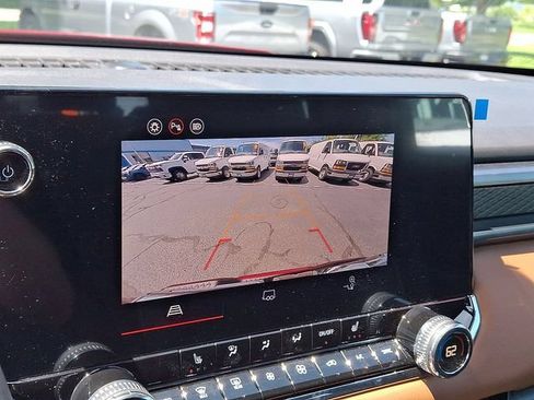 Used 2025 GMC Canyon AT4 w/ Nightfall Edition AWD/4WD image 15