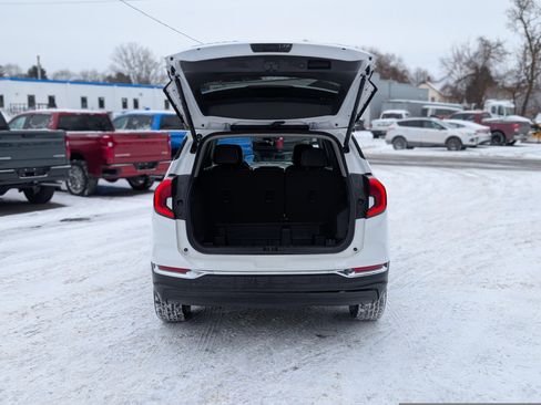 Used 2024 GMC Terrain SLT image 38