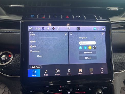 Used 2024 Jeep Grand Cherokee Trailhawk w/ Luxury Tech Group III image 19