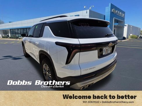 Used 2026 Chevrolet Traverse LT w/ Driver Confidence Package FWD image 4