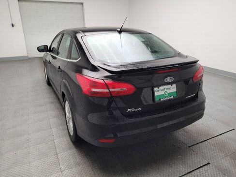 Used 2017 Ford Focus Titanium w/ Titanium Technology Package FWD image 6