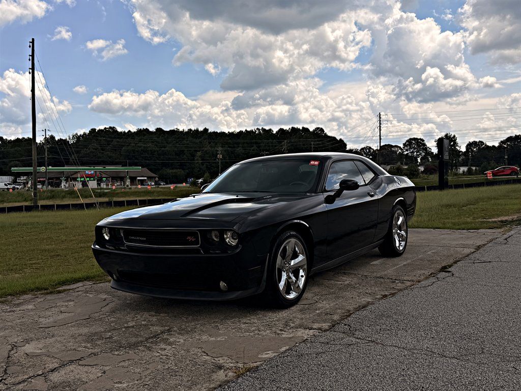 Used 2014 Dodge Challenger R/T RWD image 1