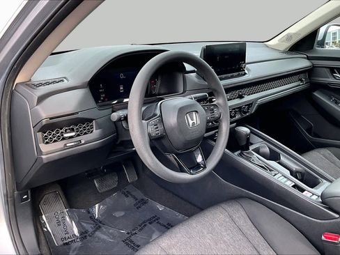 Used 2023 Honda Accord EX image 17