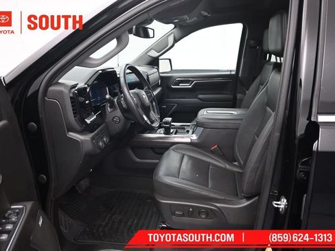 Used 2022 Chevrolet Silverado 1500 LTZ w/ Z71 Off-Road Package AWD/4WD image 9