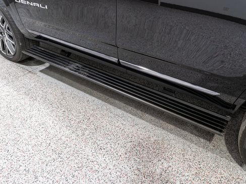 Used 2026 GMC Yukon Denali Ultimate w/ LPO, Floor Liner Package AWD/4WD image 11