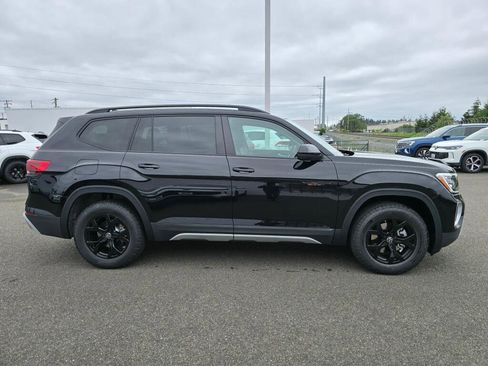 New 2026 Volkswagen Atlas Peak Edition AWD/4WD image 2